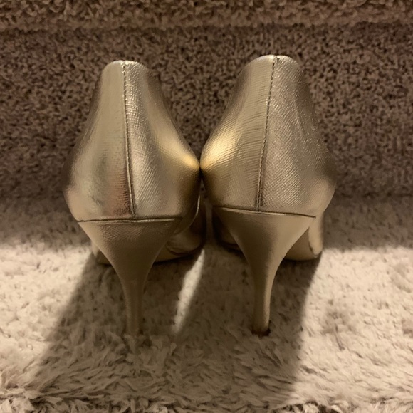 Nine West - Gold Shimmer Open Toed Heels - Picture 5 of 9